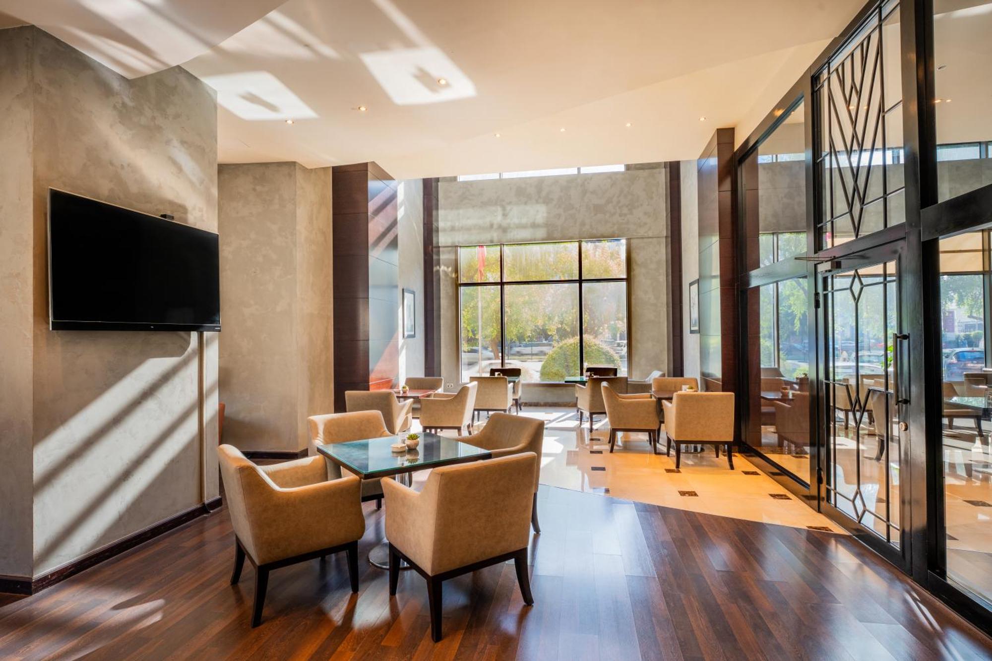 Hotel Millennium